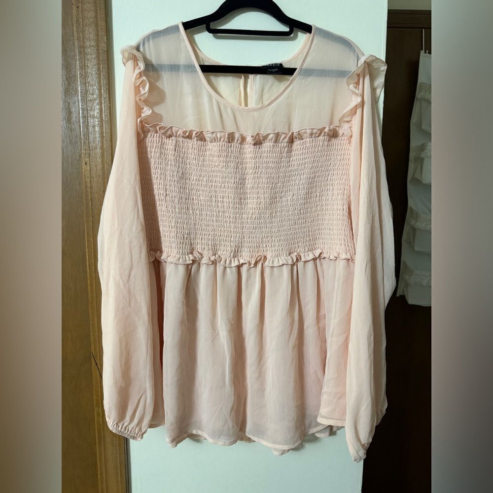 Torrid size 3 light pink blouse